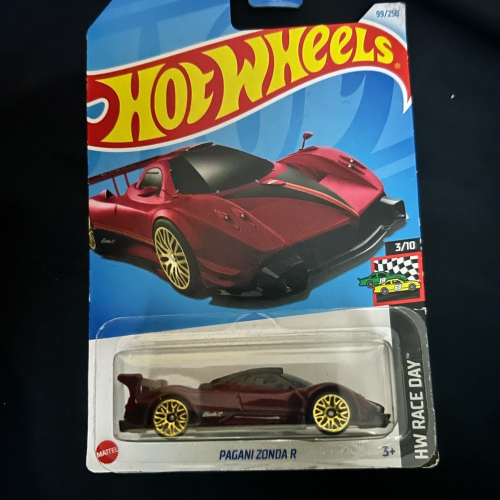 Mattel HW Race Day Pagani Zonda R - Black and White